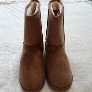 Oliver  Miller  Women's  Boots  Size  9.